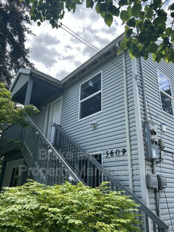 property at 5609 SE 117th Ave