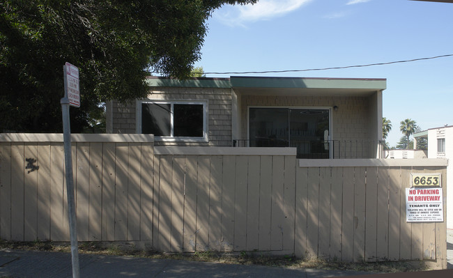 6653 Laird Ave in Oakland, CA - Building Photo - Building Photo