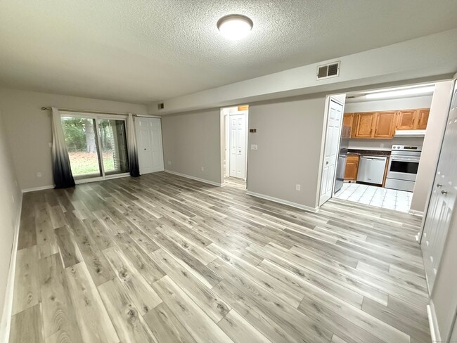 402 Twin Circle Dr