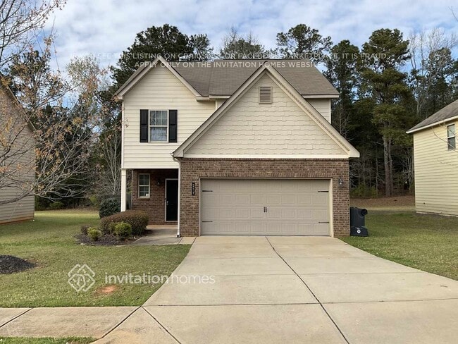 property at 227 Bandelier Cir