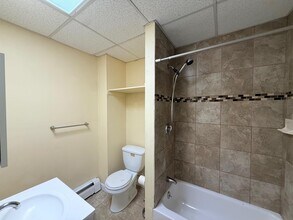 15 Laurel St, Unit 3 in Somerville, MA - Building Photo - Building Photo