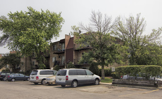 357 W Hawthorne Cir Apartments