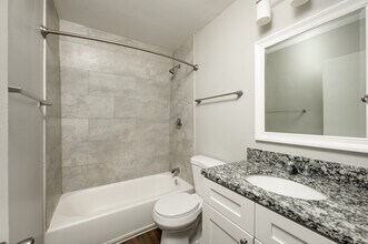 Cumberland Manor in Indianapolis, IN - Foto de edificio - Building Photo