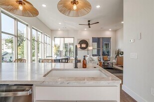 2824 Weisenberger St in Fort Worth, TX - Building Photo