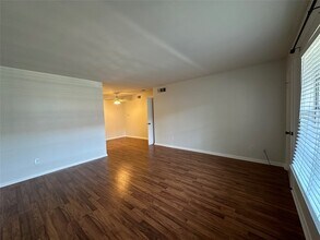 2350 Bering Dr in Houston, TX - Building Photo - Building Photo