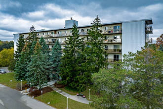 The White House Apartments in Guelph, ON - Building Photo - Building Photo