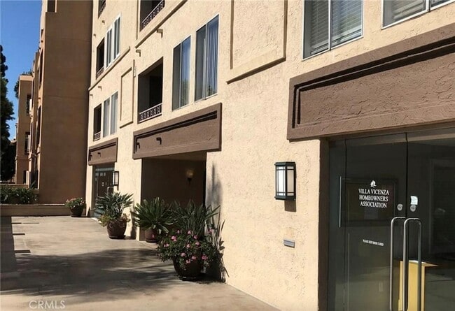 8889 Caminito Plaza Centro, Unit 7304 in San Diego, CA - Building Photo - Building Photo