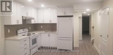 16 Lady Evelyn Cres in Brampton, ON - Building Photo - Building Photo