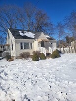 36 Floyd St in Deer Park, NY - Building Photo