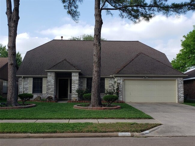 property at 9106 Walnut Glen Dr