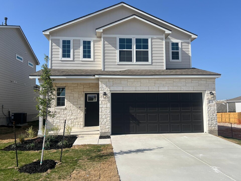 224 Camryn Xing in San Antonio, TX - Building Photo