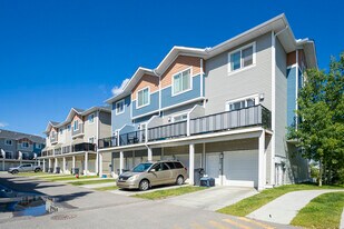 Coal Trail Residences in High River, AB - Building Photo