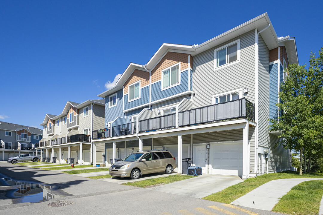 Coal Trail Residences in High River, AB - Building Photo