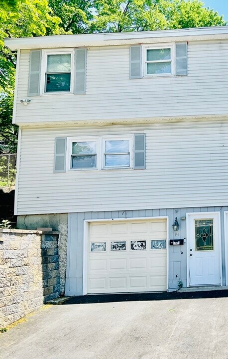 94 Prichard St in Fitchburg, MA - Building Photo