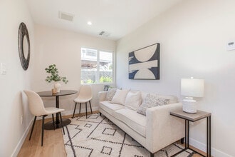 8881 Morehart Ave in Sun Valley, CA - Building Photo - Building Photo