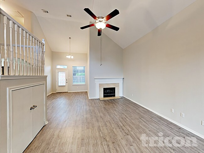 1028 Glencrest Dr in Cedar Hill, TX - Building Photo - Building Photo