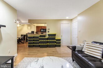 7705 Lafayette Forest Dr in Annandale, VA - Building Photo - Building Photo