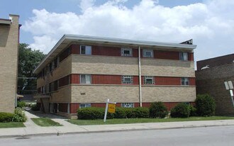 6043 N Northwest Hwy in Chicago, IL - Building Photo