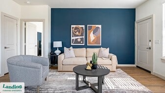 19240 Stokes Rd in Waller, TX - Building Photo