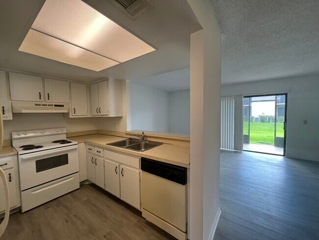 1035 June Dr in Melbourne, FL - Building Photo - Building Photo