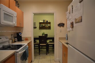 7845 Miller Dr-Unit -A203 in Miami, FL - Foto de edificio - Building Photo