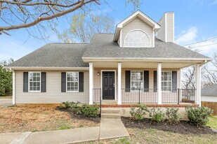 108 Cedar Bend Ct in La Vergne, TN - Building Photo