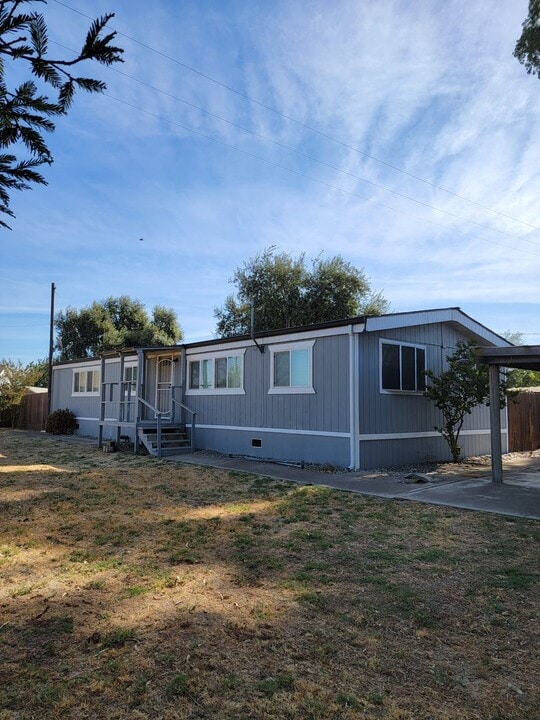2006 S Daubenberger Rd in Turlock, CA - Building Photo