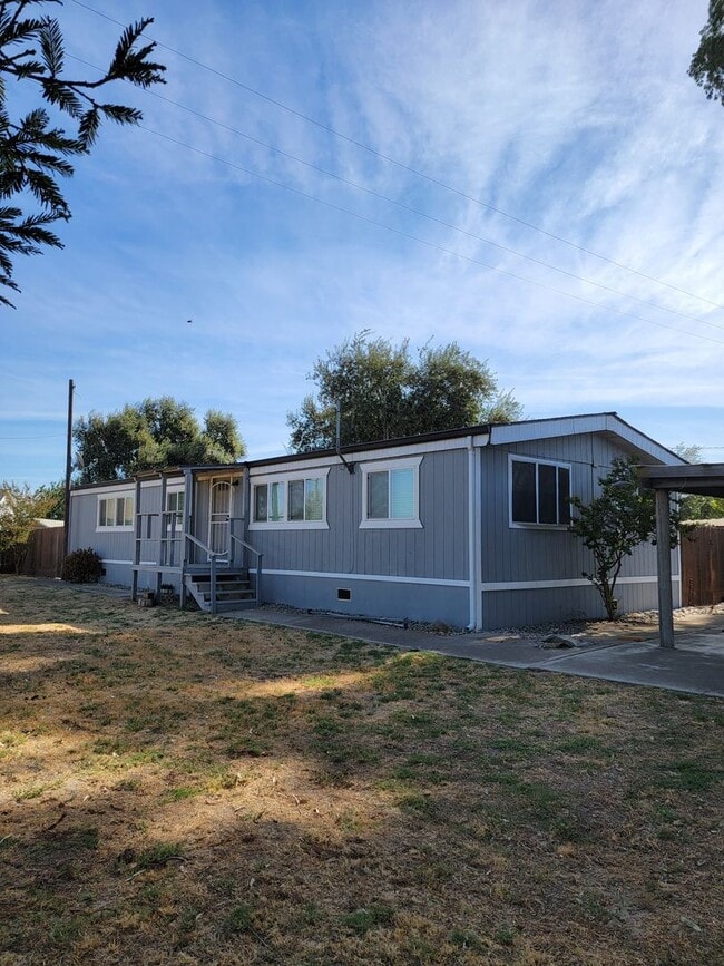 property at 2006 S Daubenberger Rd