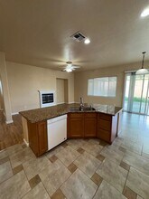 8259 Lauffer Way in Elk Grove, CA - Building Photo - Building Photo