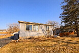 24 W Ann St in Lombard, IL - Building Photo