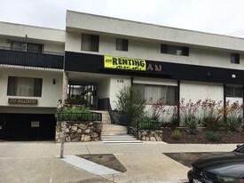 118 N Hillcrest Blvd, Unit #O in Inglewood, CA - Building Photo