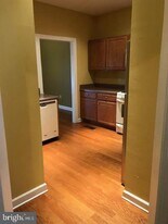 28480 Pinehurst Cir in Easton, MD - Building Photo