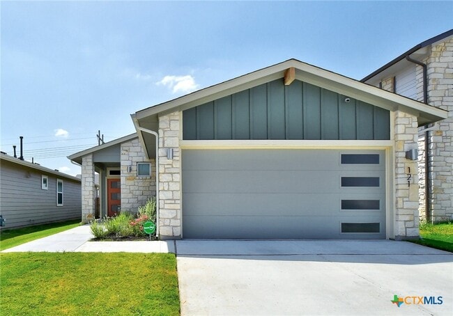 121 Fairfax Ave in San Marcos, TX - Building Photo - Building Photo