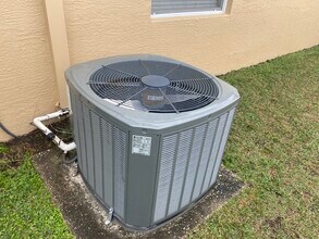 375 Lexington Ave SW in Vero Beach, FL - Building Photo - Building Photo