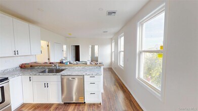 24 5th St in New Rochelle, NY - Building Photo - Building Photo