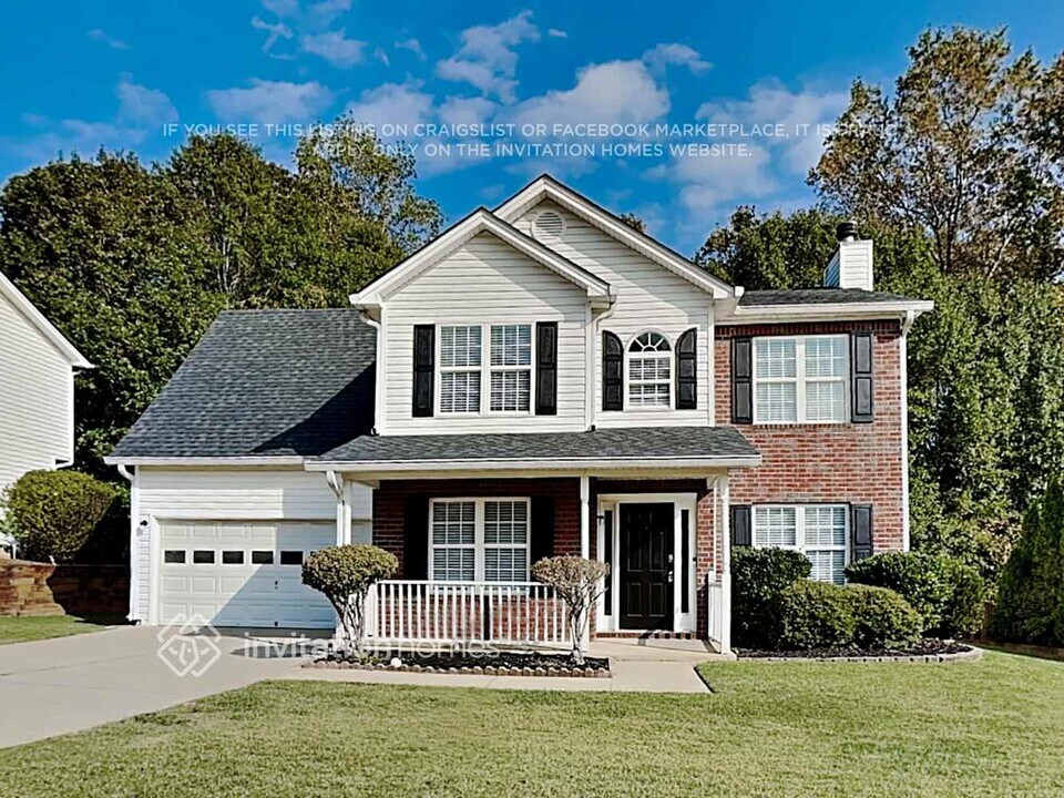 1795 Fort Daniels Trail in Dacula, GA - Foto de edificio