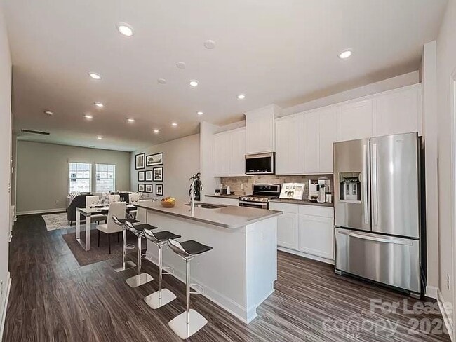 2518 Arbor Loop Dr in Charlotte, NC - Building Photo - Building Photo