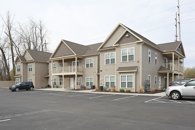 River House Apartments in Rochester, NY - Building Photo - Building Photo