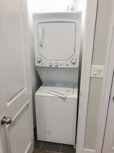 3818 N Sheffield Ave, Unit 2 in Chicago, IL - Foto de edificio - Building Photo