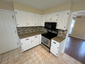 8209 Crimson Creek Dr in Memphis, TN - Building Photo - Building Photo