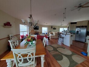 4304 Beach Blvd in Ocean Springs, MS - Building Photo - Building Photo