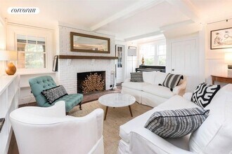 368 Bluff Rd in Amagansett, NY - Building Photo - Building Photo