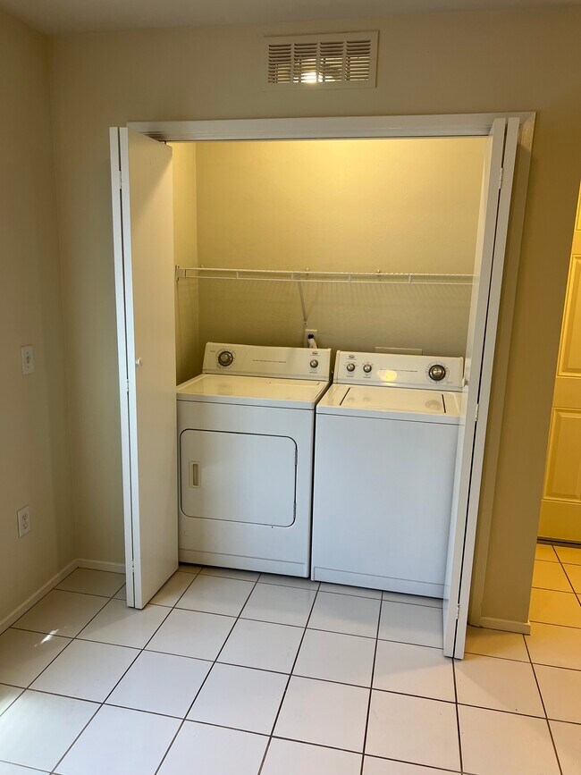 600 Hosking Ave, Unit 61D in Bakersfield, CA - Building Photo - Building Photo