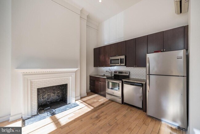 1311 Spruce St in Philadelphia, PA - Building Photo - Building Photo