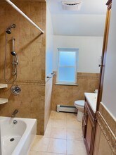 1559 Utopia Pky in Whitestone, NY - Building Photo - Building Photo