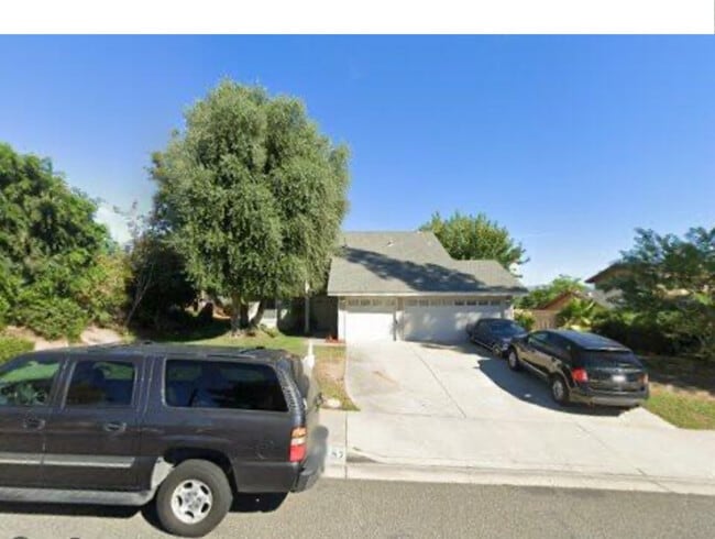 property at 2187 Trafalgar Ave