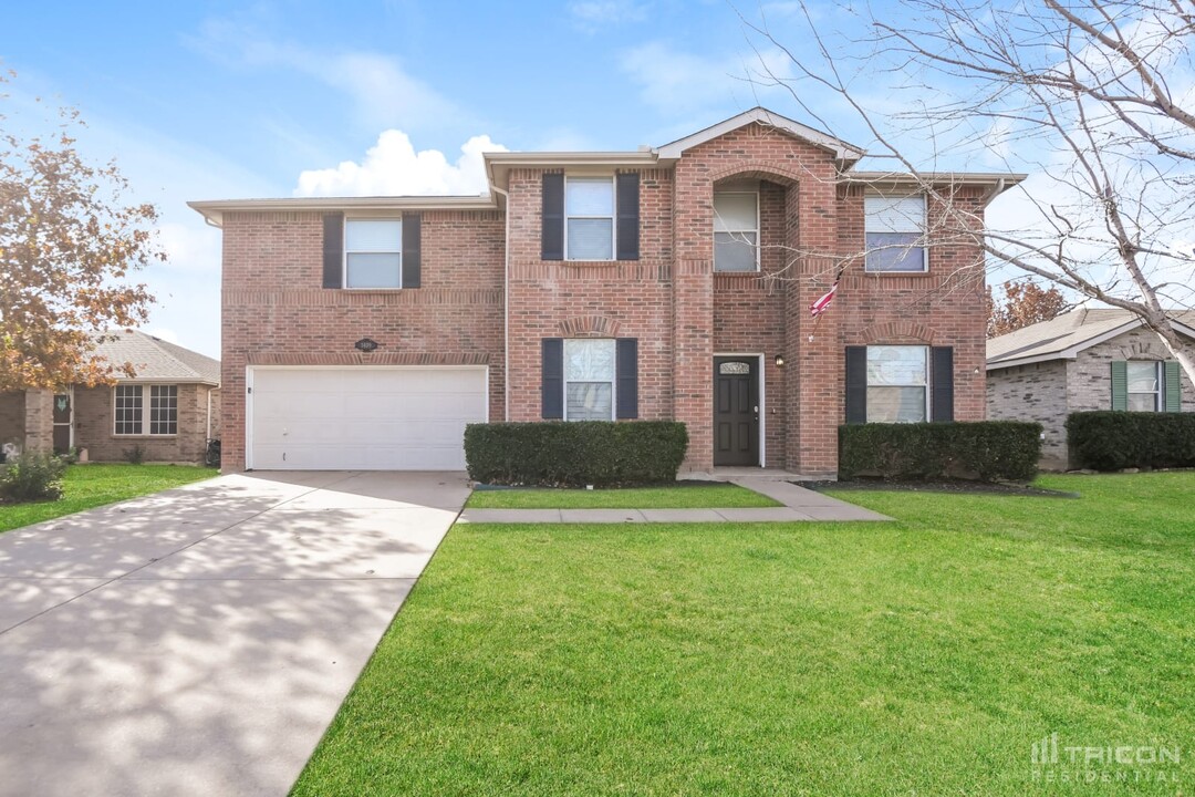 1409 Cherokee Rose Ln in Burleson, TX - Building Photo