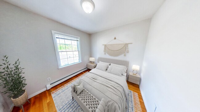 35 Juniper St, Unit #1 in Boston, MA - Building Photo - Building Photo