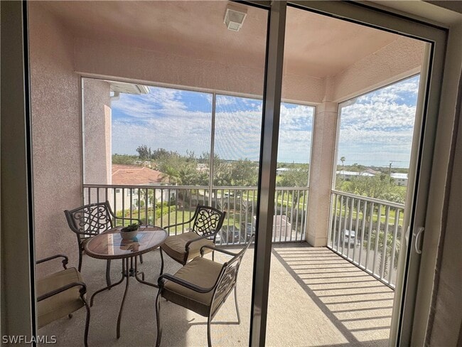 property at 15901 Pointe Cir