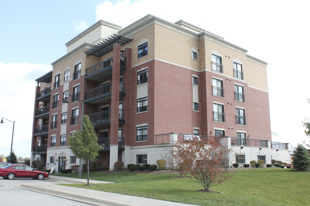 HIGHPOINT Countryside Residences in Countryside, IL - Building Photo